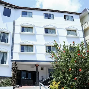 Hotel Oyo 24816 Days